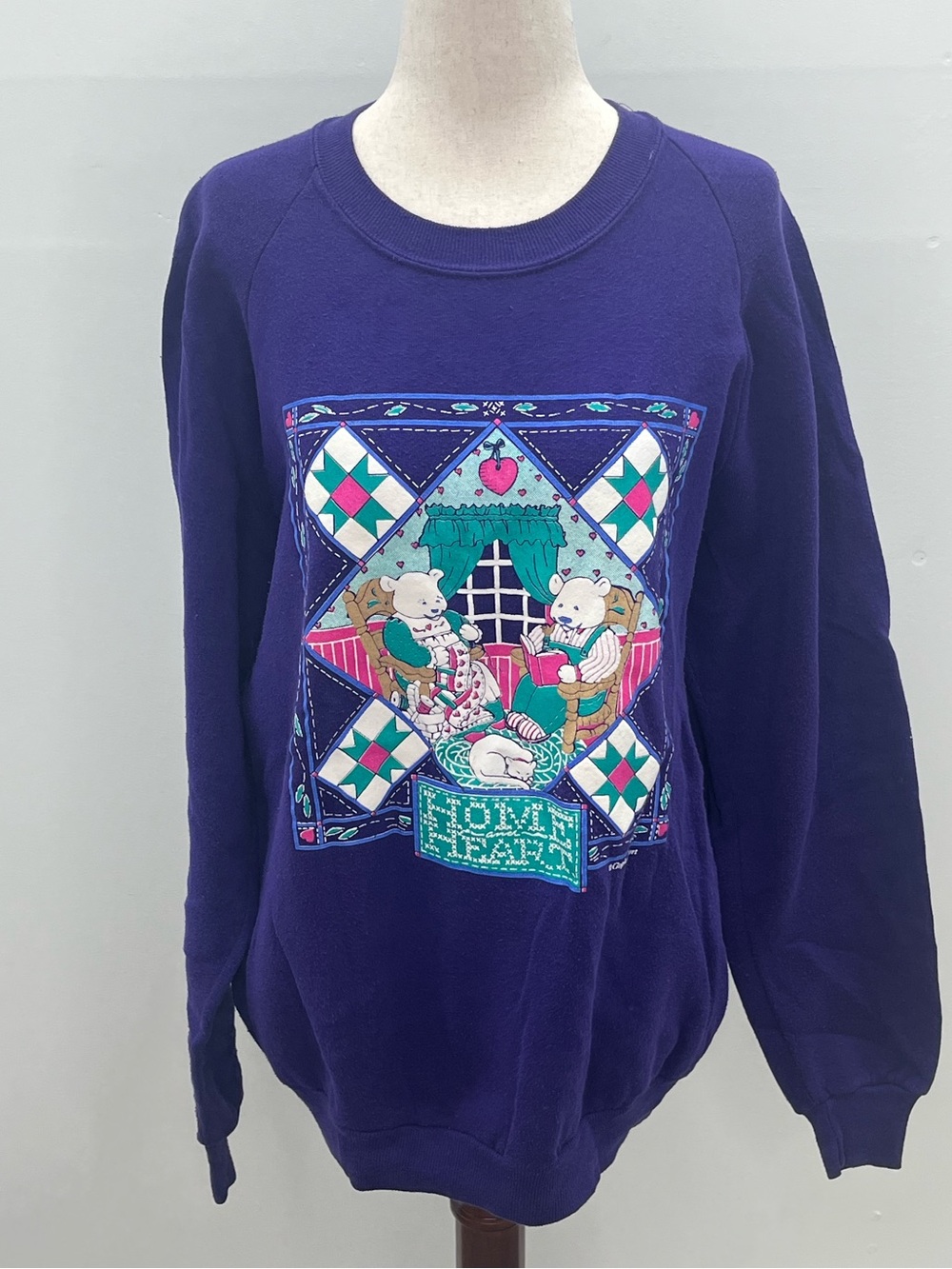 Gopher Sport Womens Home Is Where The Heart Is Bear Quilted Sweatshirt XL